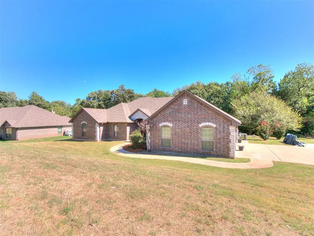 Photo 3 — 12190 Maple Lane, Guthrie, OK 73044