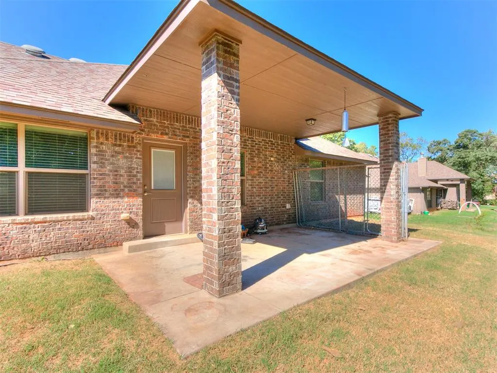 Photo 4 — 12190 Maple Lane, Guthrie, OK 73044