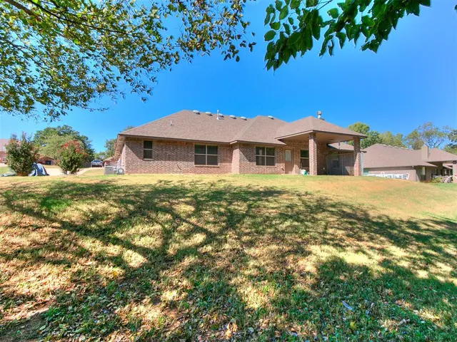 Photo 6 — 12190 Maple Lane, Guthrie, OK 73044