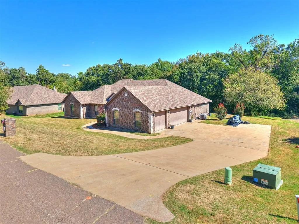 Photo 7 — 12190 Maple Lane, Guthrie, OK 73044