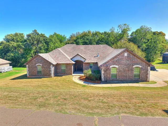 Photo 8 — 12190 Maple Lane, Guthrie, OK 73044