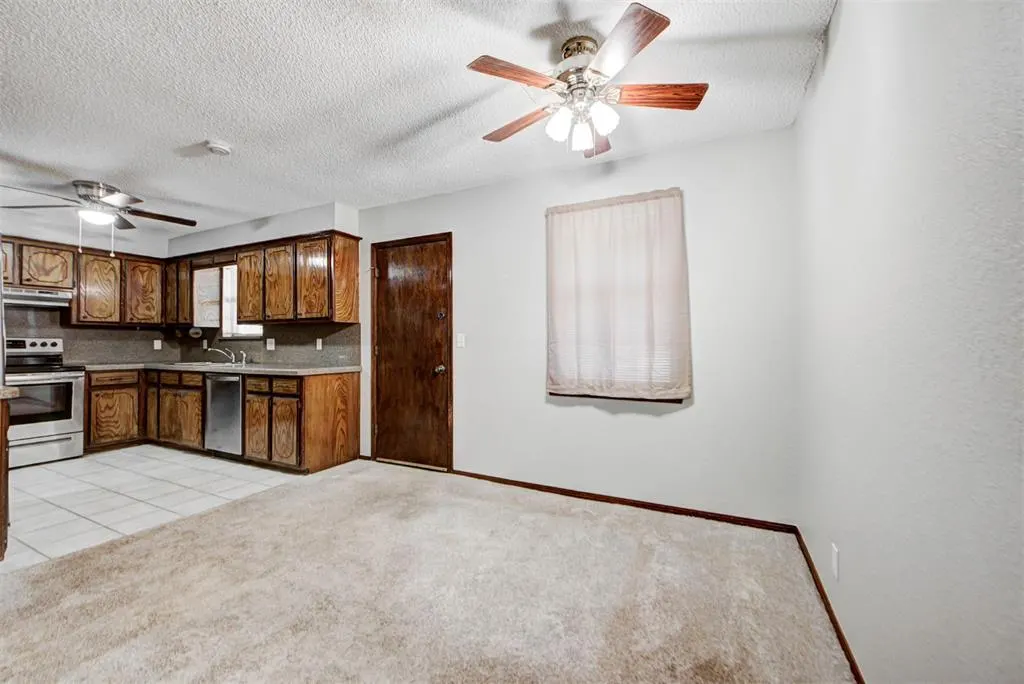 Photo 6 — 663 W Perry Drive, Mustang, OK 73064