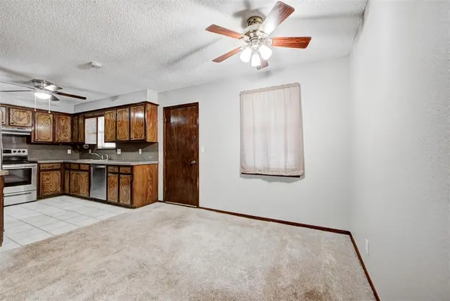 Photo 6 — 663 W Perry Drive, Mustang, OK 73064