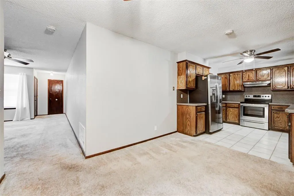 Photo 7 — 663 W Perry Drive, Mustang, OK 73064