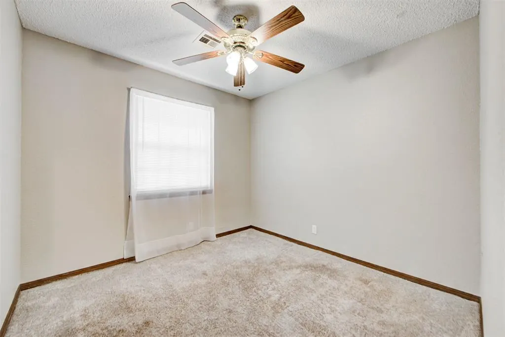 Photo 15 — 663 W Perry Drive, Mustang, OK 73064