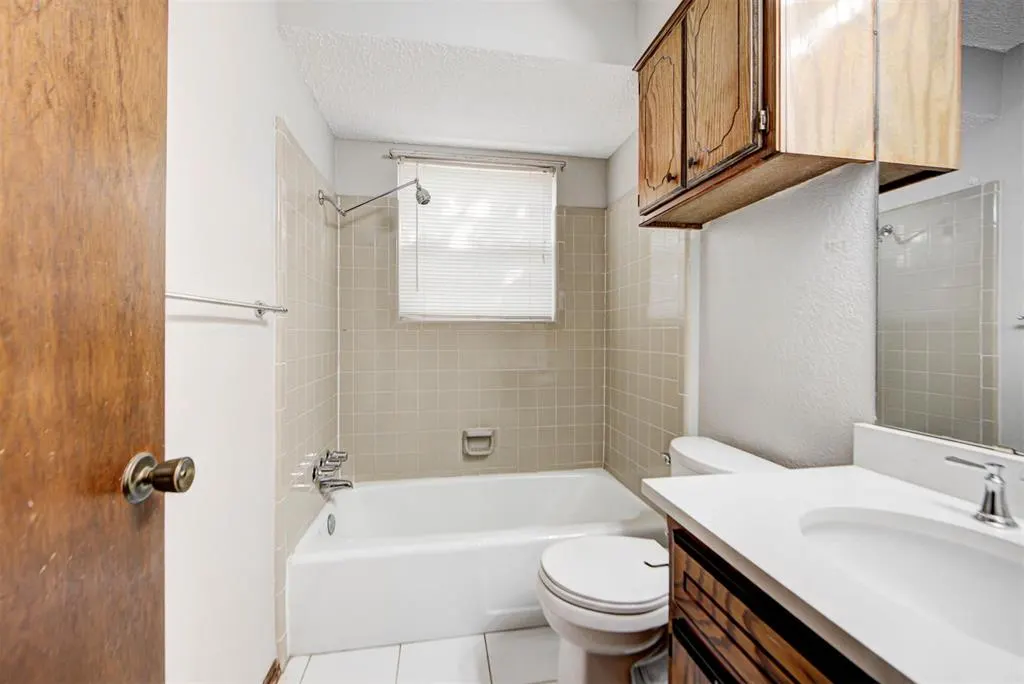 Photo 16 — 663 W Perry Drive, Mustang, OK 73064
