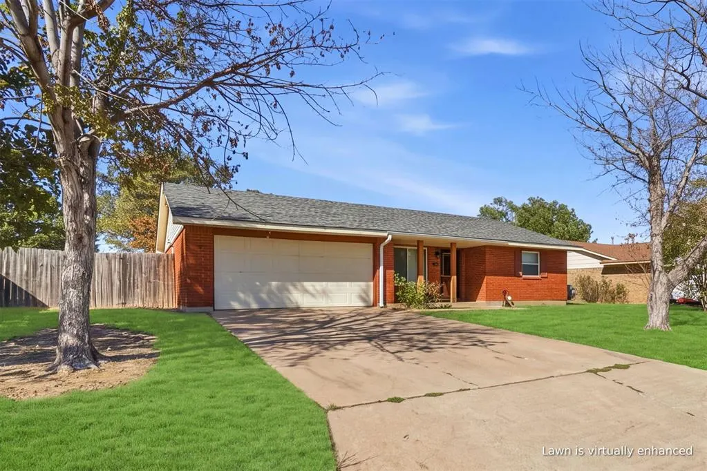Photo 2 — 1813 Taft Street, Altus, OK 73521
