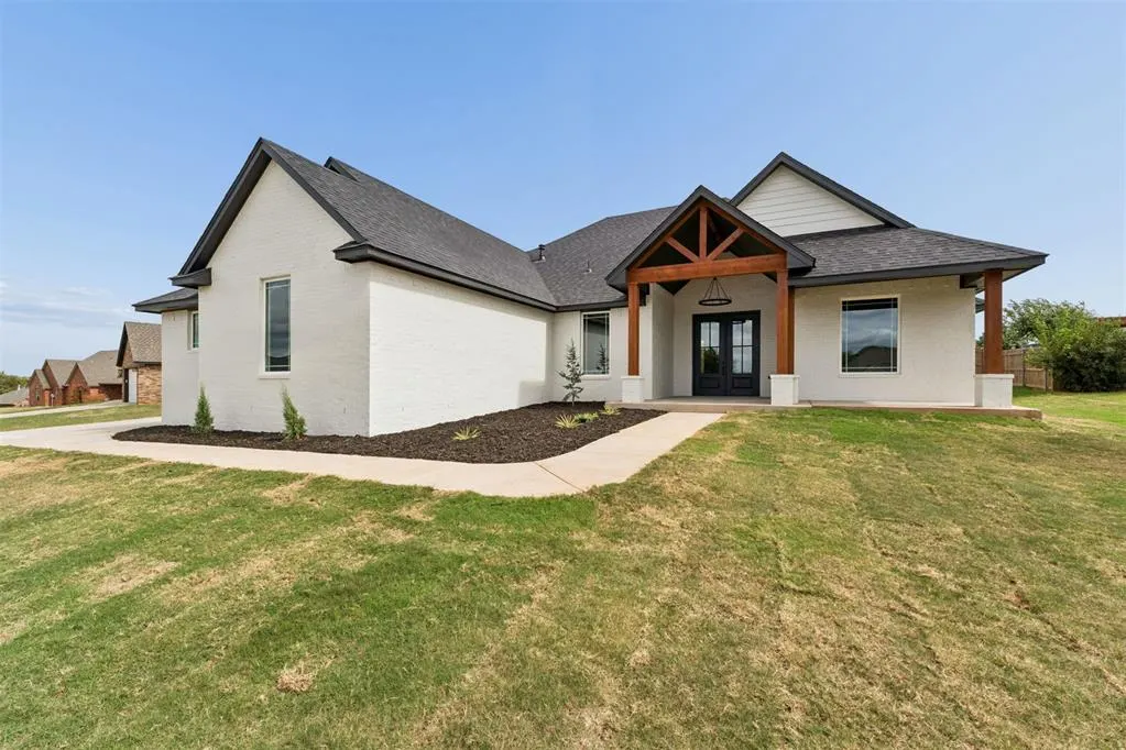 Front exterior — 600 Eagle Lake Lane, Newcastle, OK 73065