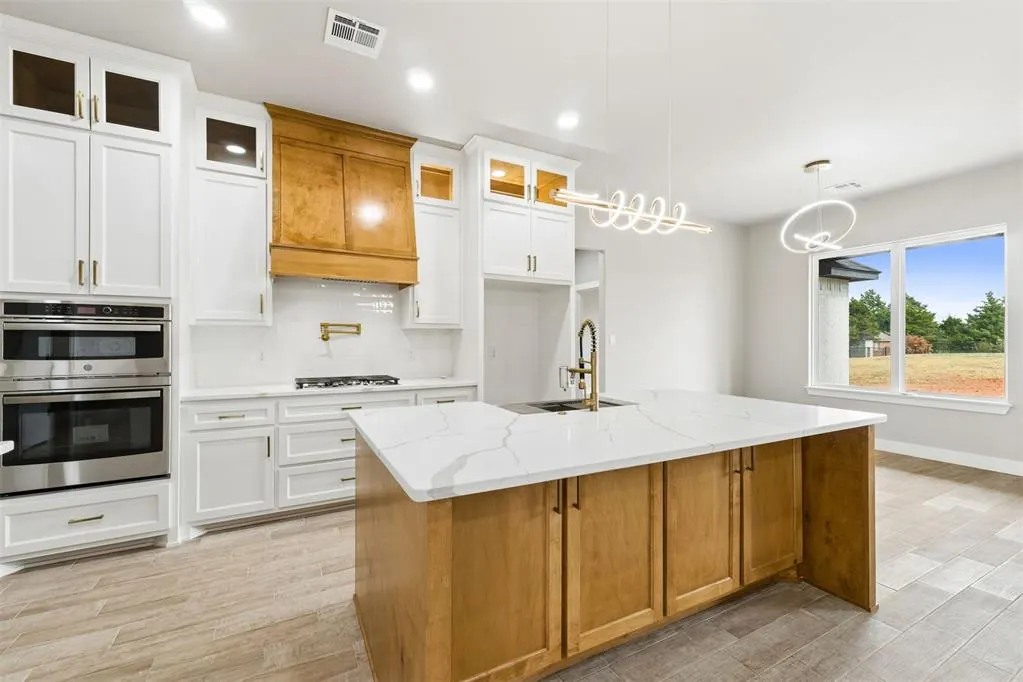 Photo 10 — 600 Eagle Lake Lane, Newcastle, OK 73065
