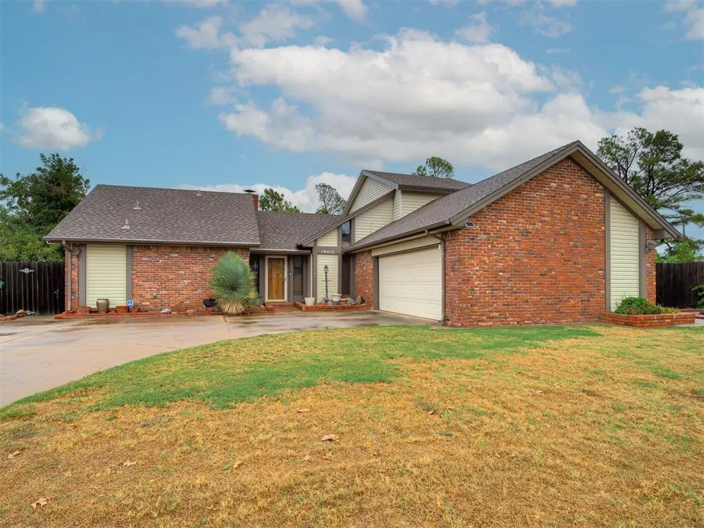 Photo 2 — 10412 Hallmark Circle, Oklahoma City, OK 73139