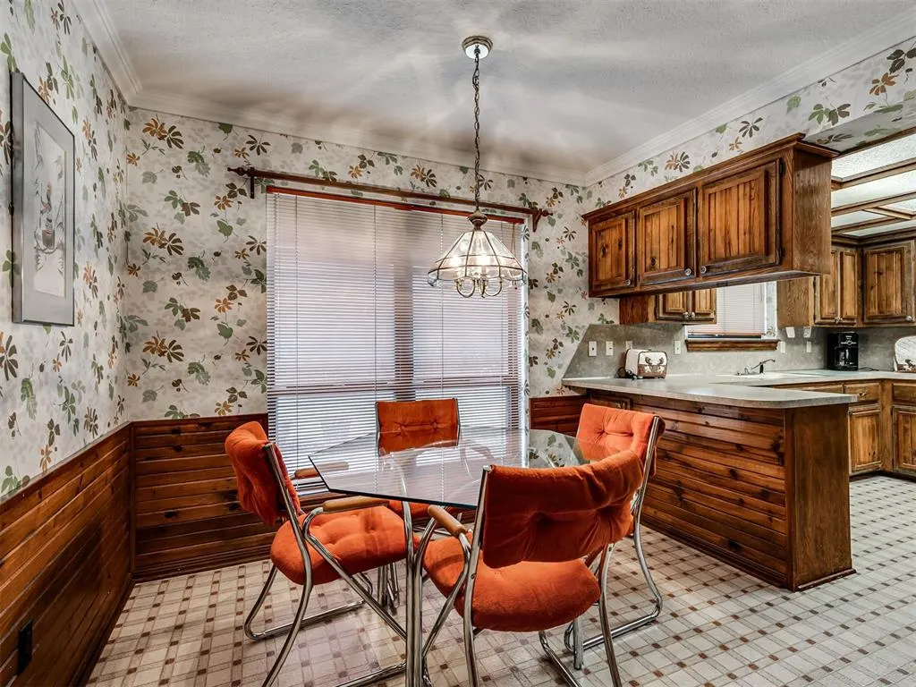 Photo 11 — 10412 Hallmark Circle, Oklahoma City, OK 73139