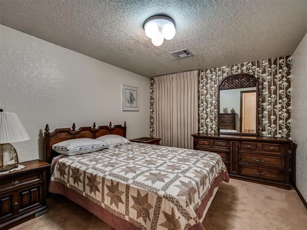Photo 22 — 10412 Hallmark Circle, Oklahoma City, OK 73139