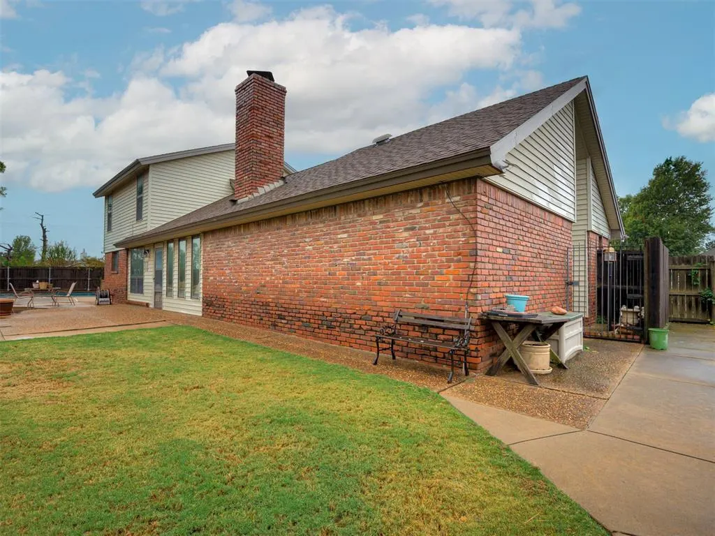 Photo 34 — 10412 Hallmark Circle, Oklahoma City, OK 73139