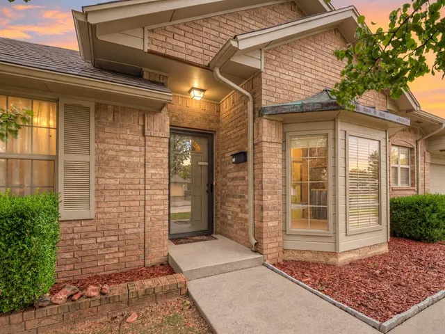 Photo 4 — 2517 Bellaire Drive, Moore, OK 73160