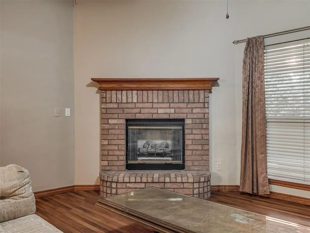 Photo 6 — 2517 Bellaire Drive, Moore, OK 73160