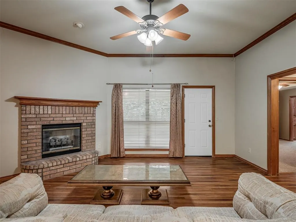 Photo 9 — 2517 Bellaire Drive, Moore, OK 73160