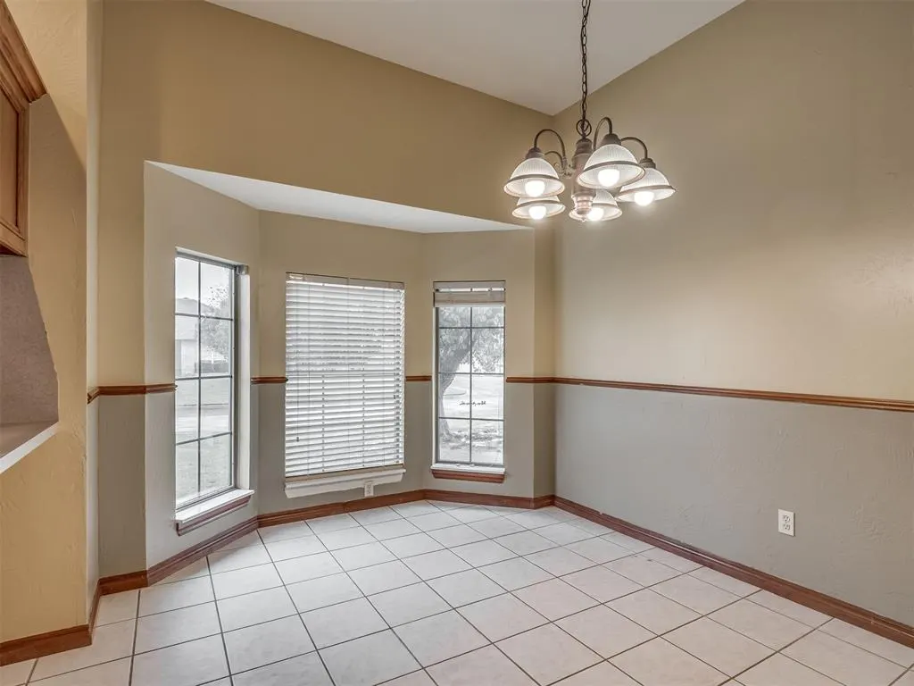 Photo 16 — 2517 Bellaire Drive, Moore, OK 73160