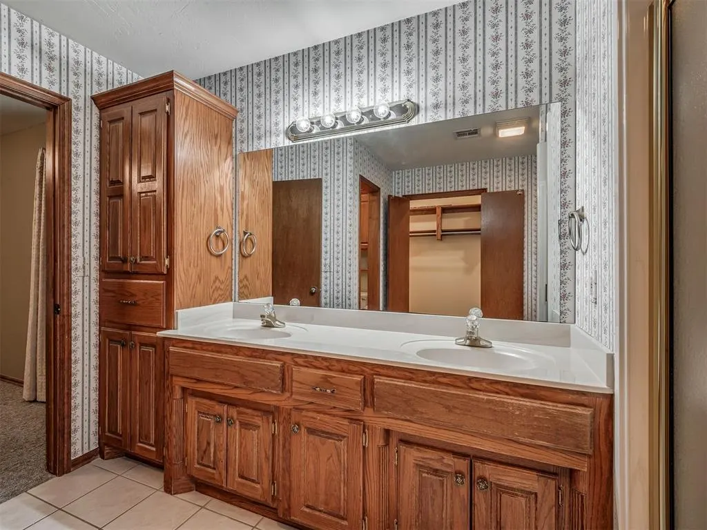Photo 23 — 2517 Bellaire Drive, Moore, OK 73160