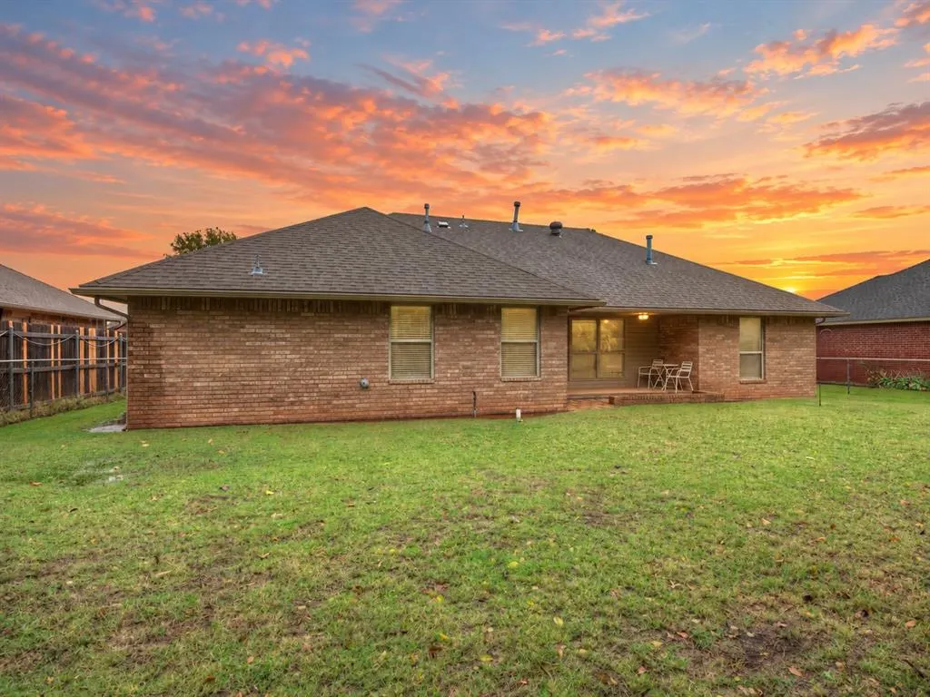 Photo 35 — 2517 Bellaire Drive, Moore, OK 73160