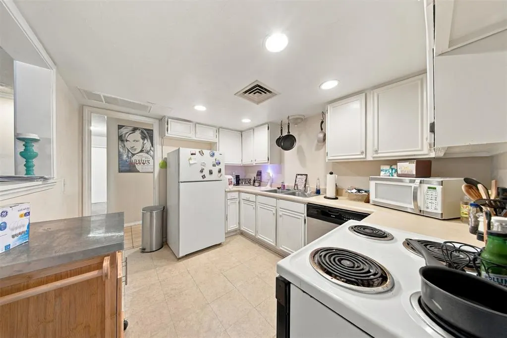 Photo 6 — 6000 N Penn Avenue 9, Oklahoma City, OK 73112