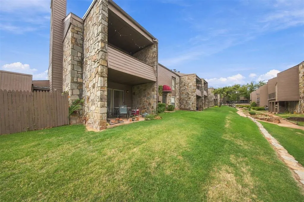 Photo 19 — 6000 N Penn Avenue 9, Oklahoma City, OK 73112
