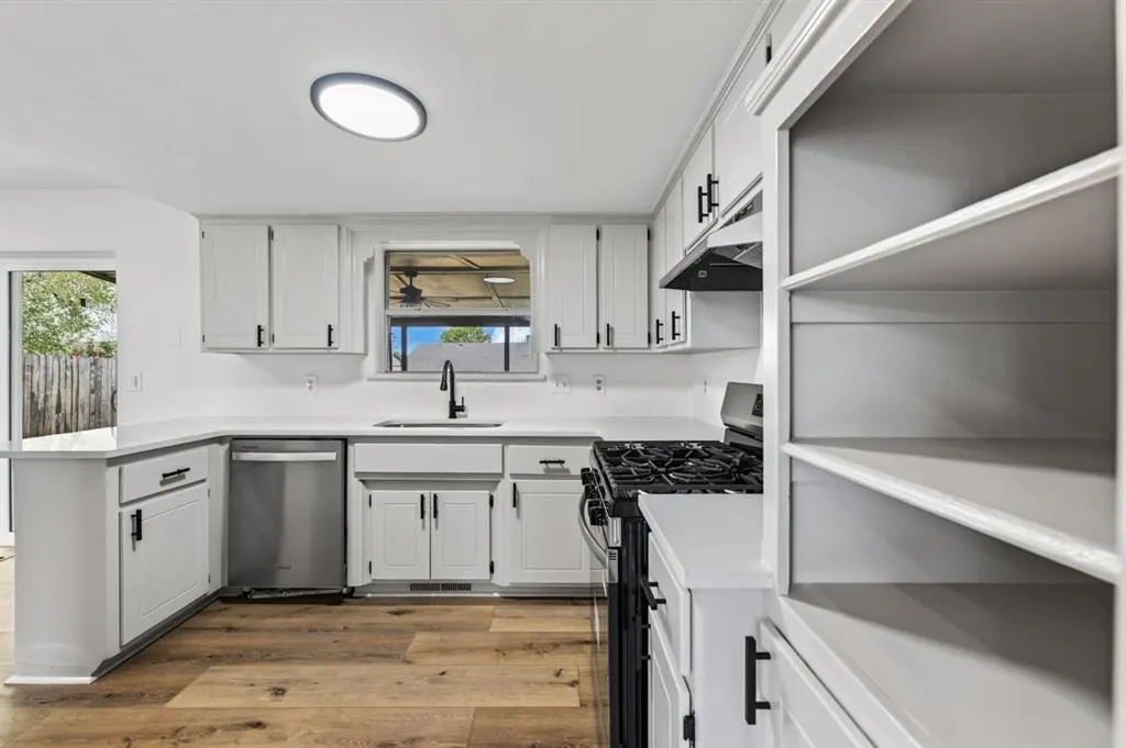 Photo 9 — 1104 NE 25th Street, Moore, OK 73160