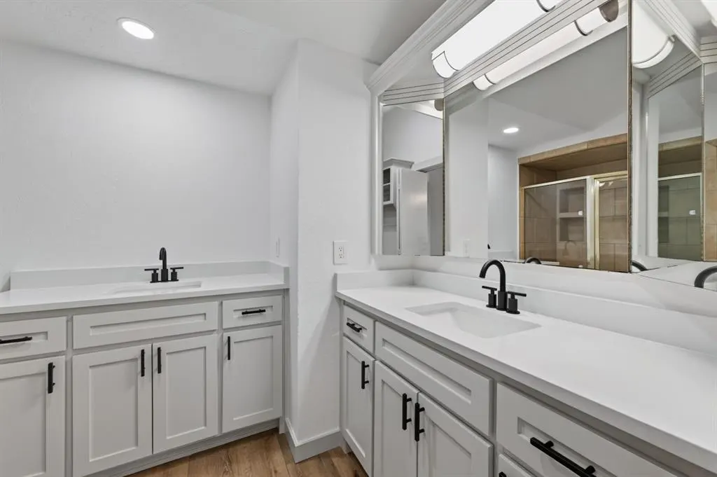 Photo 12 — 1104 NE 25th Street, Moore, OK 73160