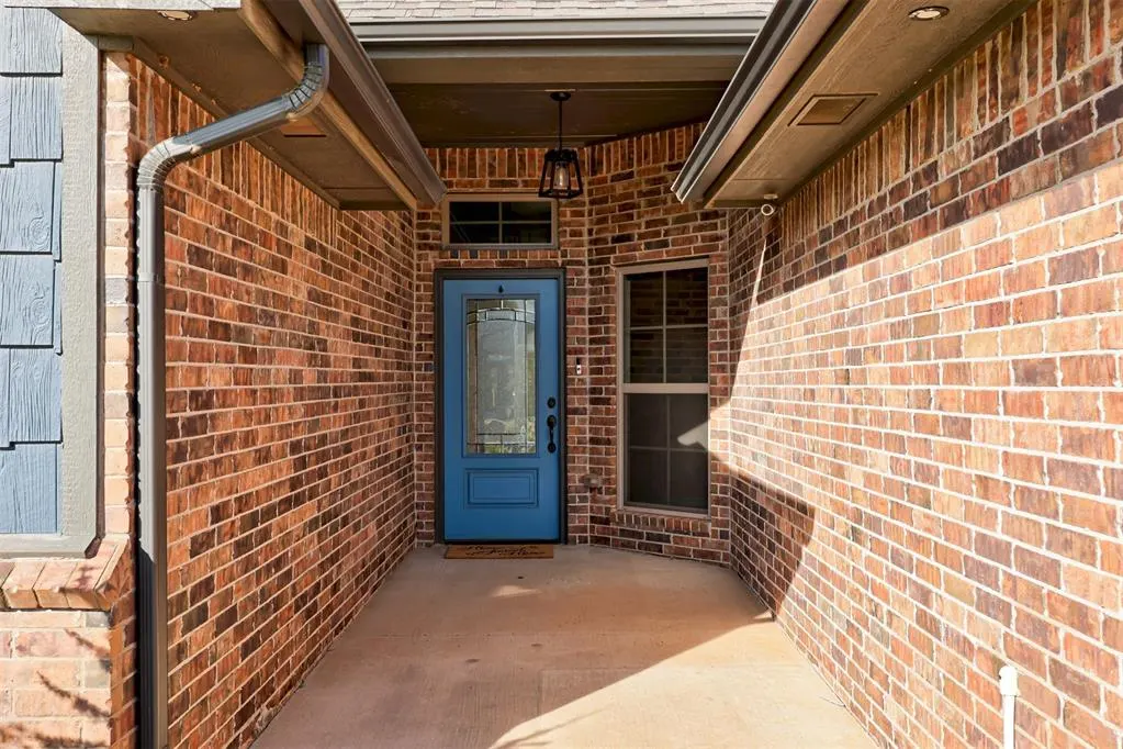Photo 3 — 11809 Loren Brook Lane, Yukon, OK 73099