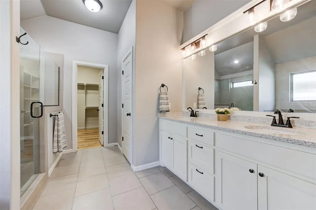 Photo 24 — 11809 Loren Brook Lane, Yukon, OK 73099