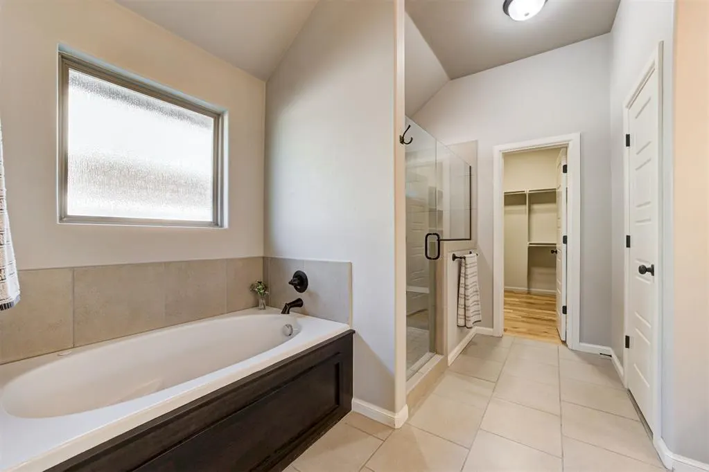 Photo 25 — 11809 Loren Brook Lane, Yukon, OK 73099