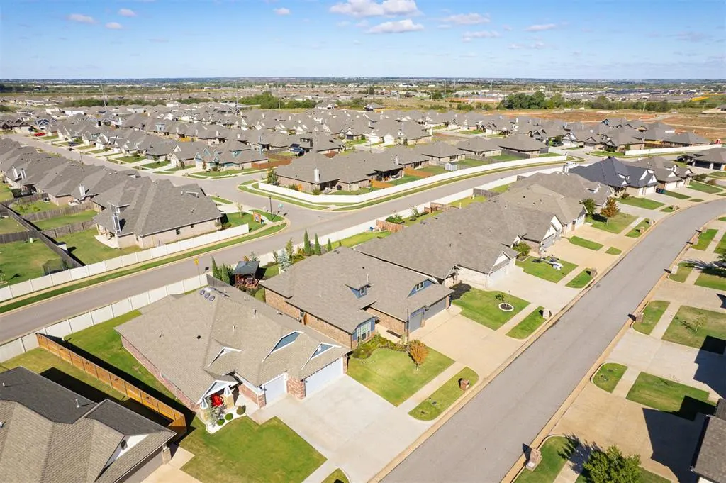 Photo 45 — 11809 Loren Brook Lane, Yukon, OK 73099