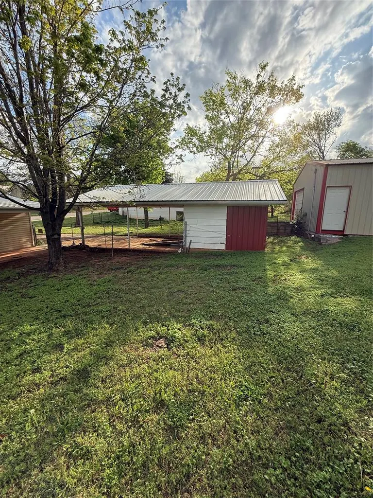 Photo 5 — 323 W 6th Street, Chandler, OK 74834