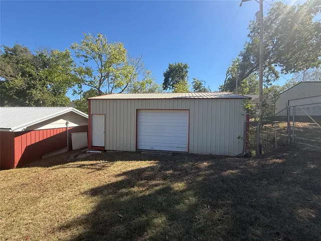 Photo 7 — 323 W 6th Street, Chandler, OK 74834