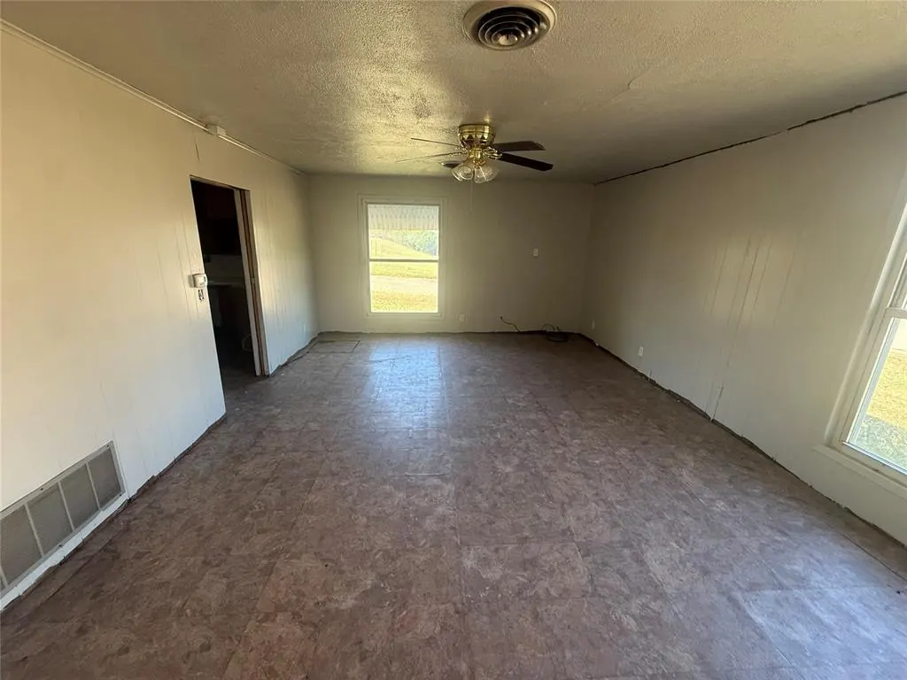 Photo 10 — 323 W 6th Street, Chandler, OK 74834