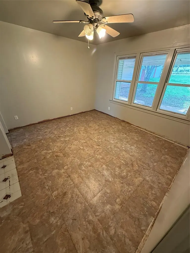 Photo 14 — 323 W 6th Street, Chandler, OK 74834