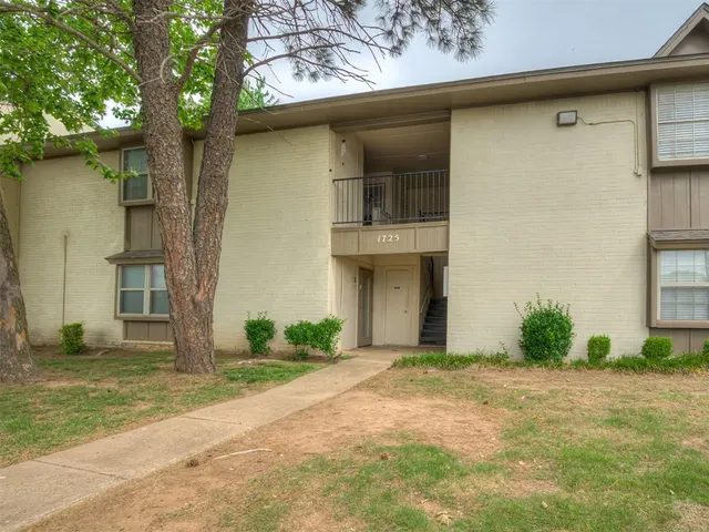 Photo 3 — 1725 E Lindsey Street 2, Norman, OK 73071