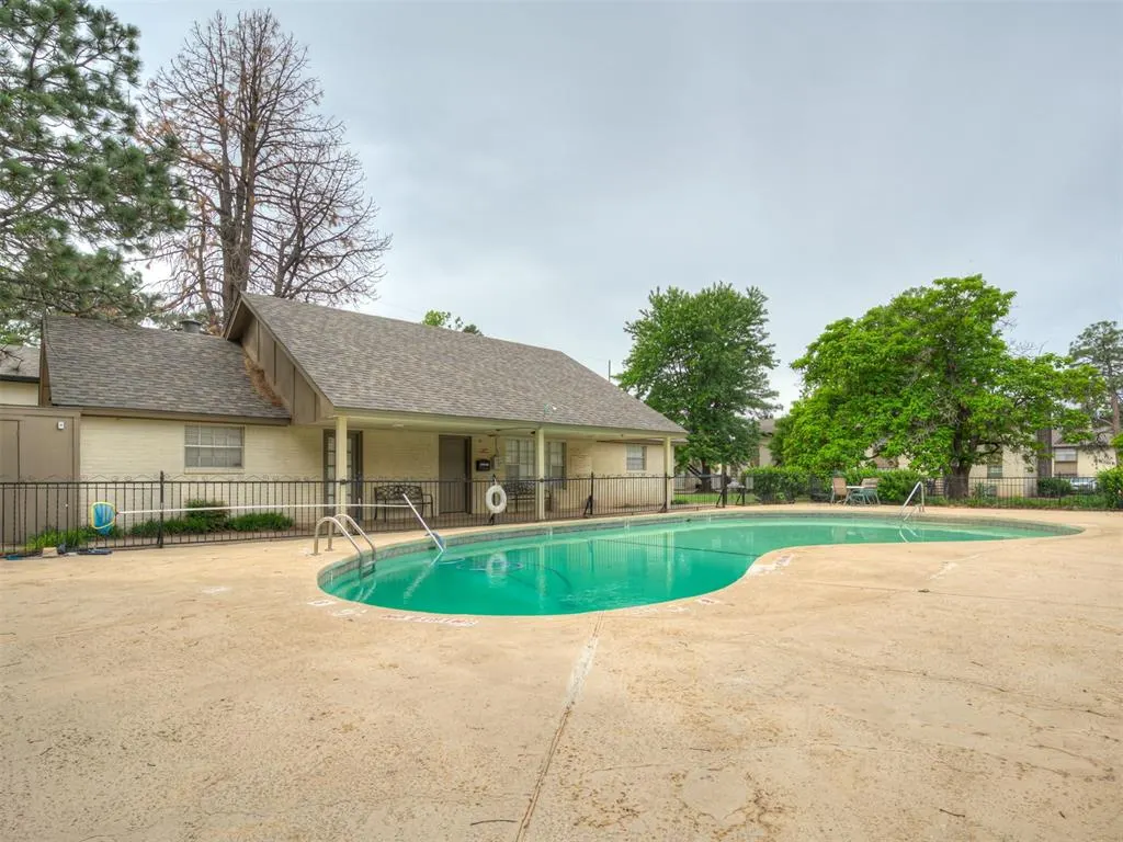 Photo 29 — 1725 E Lindsey Street 2, Norman, OK 73071