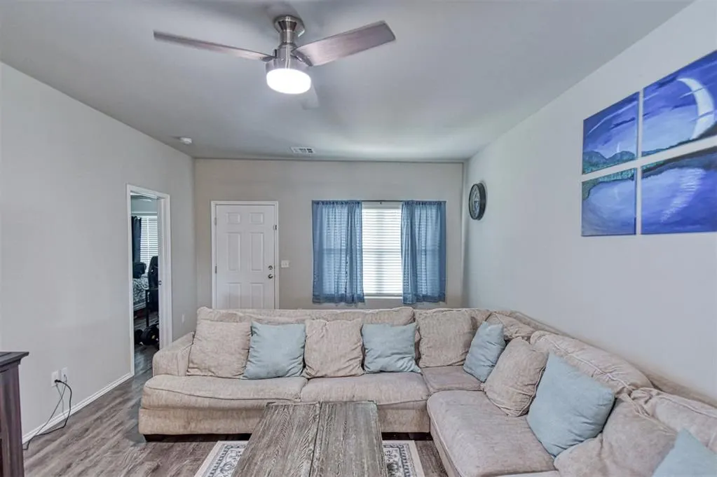 Photo 4 — 311 Waterside Drive, Newcastle, OK 73065