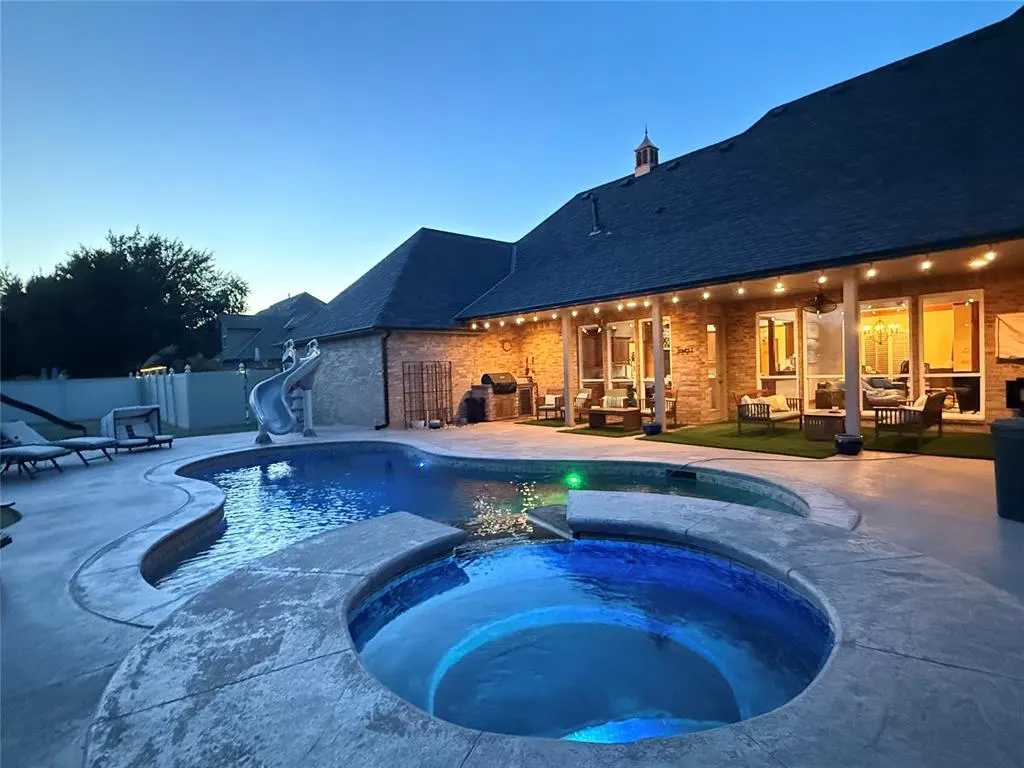 Photo 2 — 2132 Avian Way, Oklahoma City, OK 73170