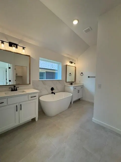 Photo 22 — 3017 James Way, Guthrie, OK 73044