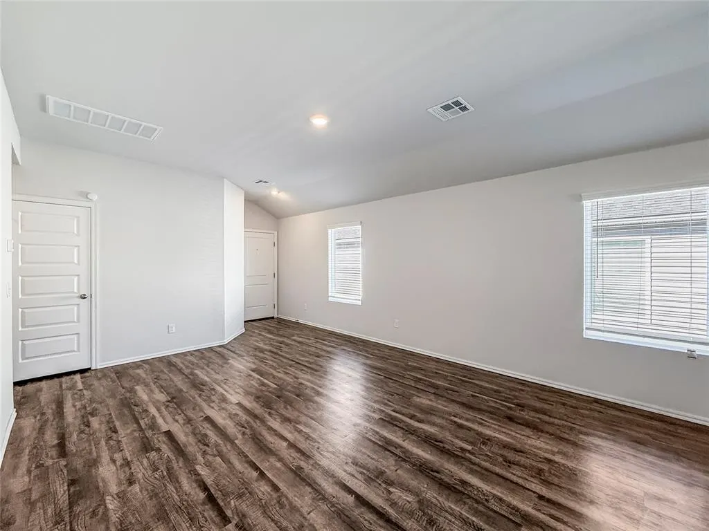 Photo 3 — 1213 Corner Brook Drive, Purcell, OK 73080