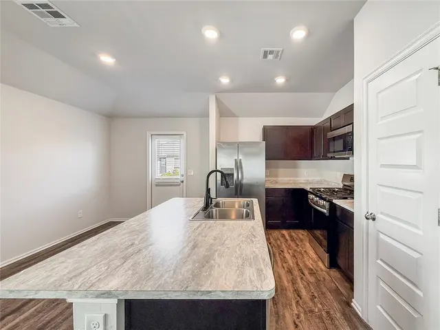 Photo 6 — 1213 Corner Brook Drive, Purcell, OK 73080