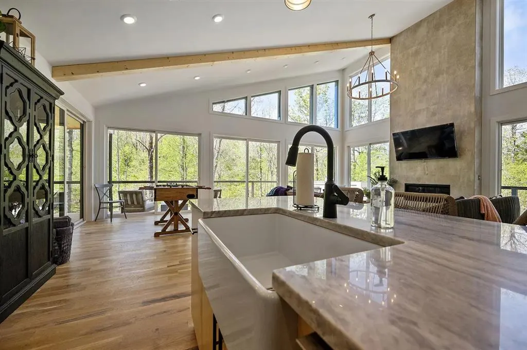 Photo 13 — 306 Gentry Oak Lane, Broken Bow, OK 74728