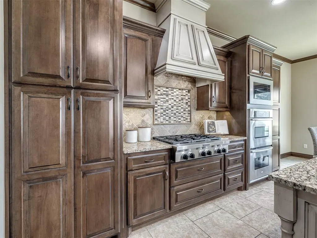 Photo 10 — 320 NW 151st Place, Edmond, OK 73013