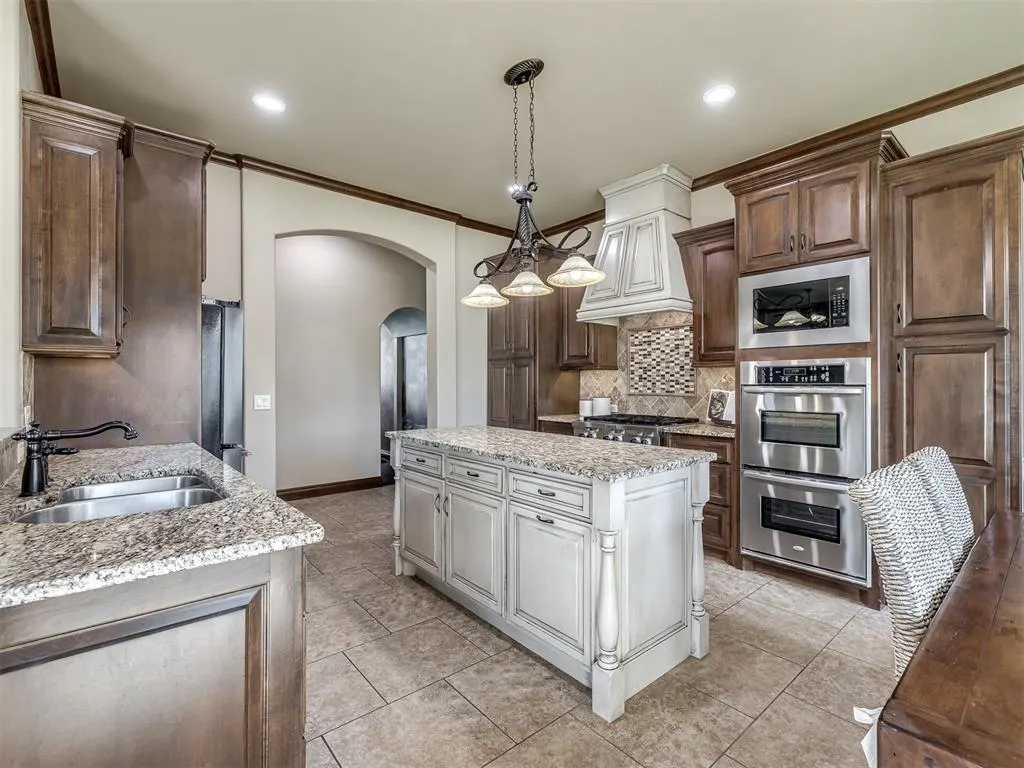 Photo 11 — 320 NW 151st Place, Edmond, OK 73013