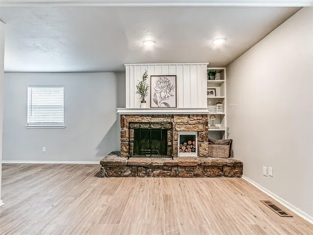 Photo 7 — 1701 Greenway Avenue, Yukon, OK 73099