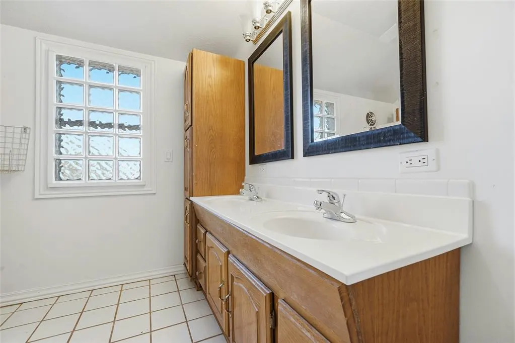 Photo 25 — 1504 N Hudson Street, Altus, OK 73521