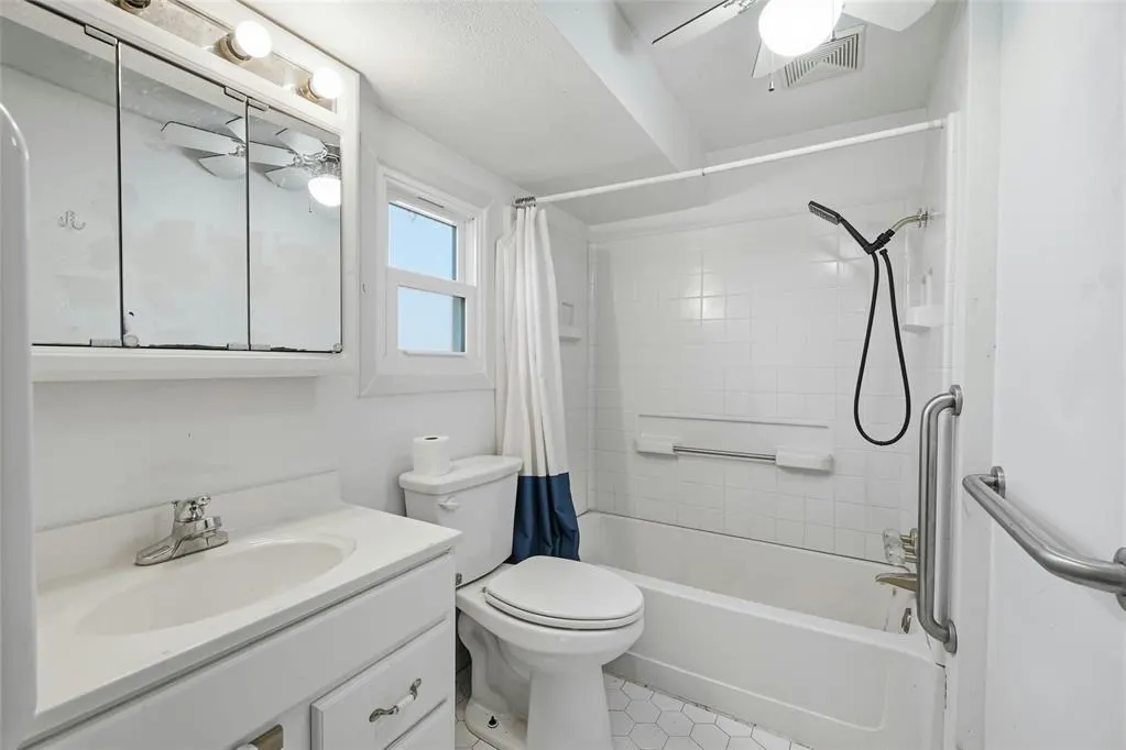 Photo 36 — 1504 N Hudson Street, Altus, OK 73521