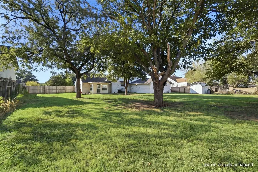 Photo 40 — 1504 N Hudson Street, Altus, OK 73521