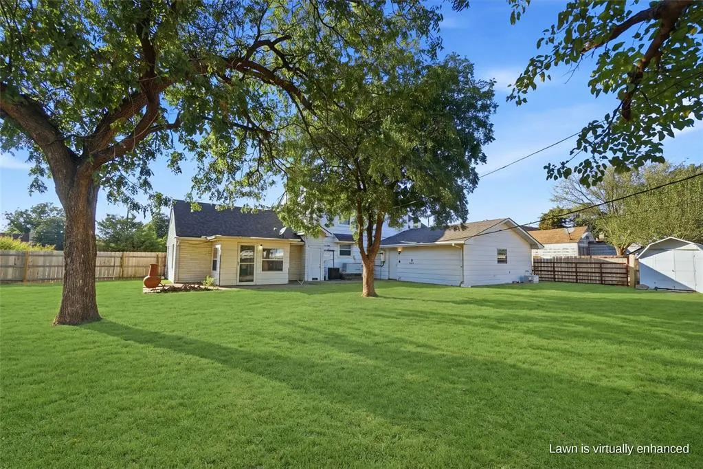 Photo 41 — 1504 N Hudson Street, Altus, OK 73521